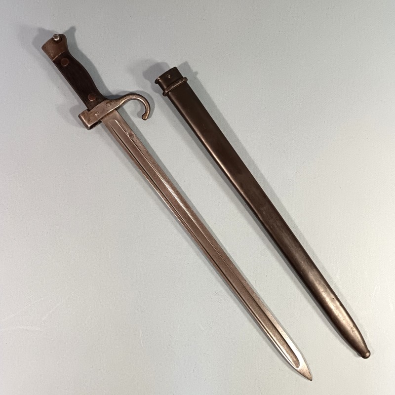 BAIONNETTE BERTHIER MODELE 1892 SECOND TYPE MODIFIEE AVEC QUILLON ET PLAQUETTES BOIS